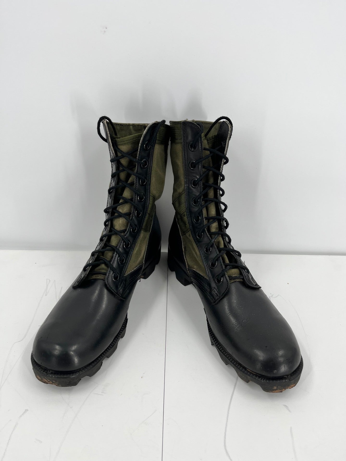 Post Vietnam War G.I. OD Green Jungle Boots Size: 8.5R
