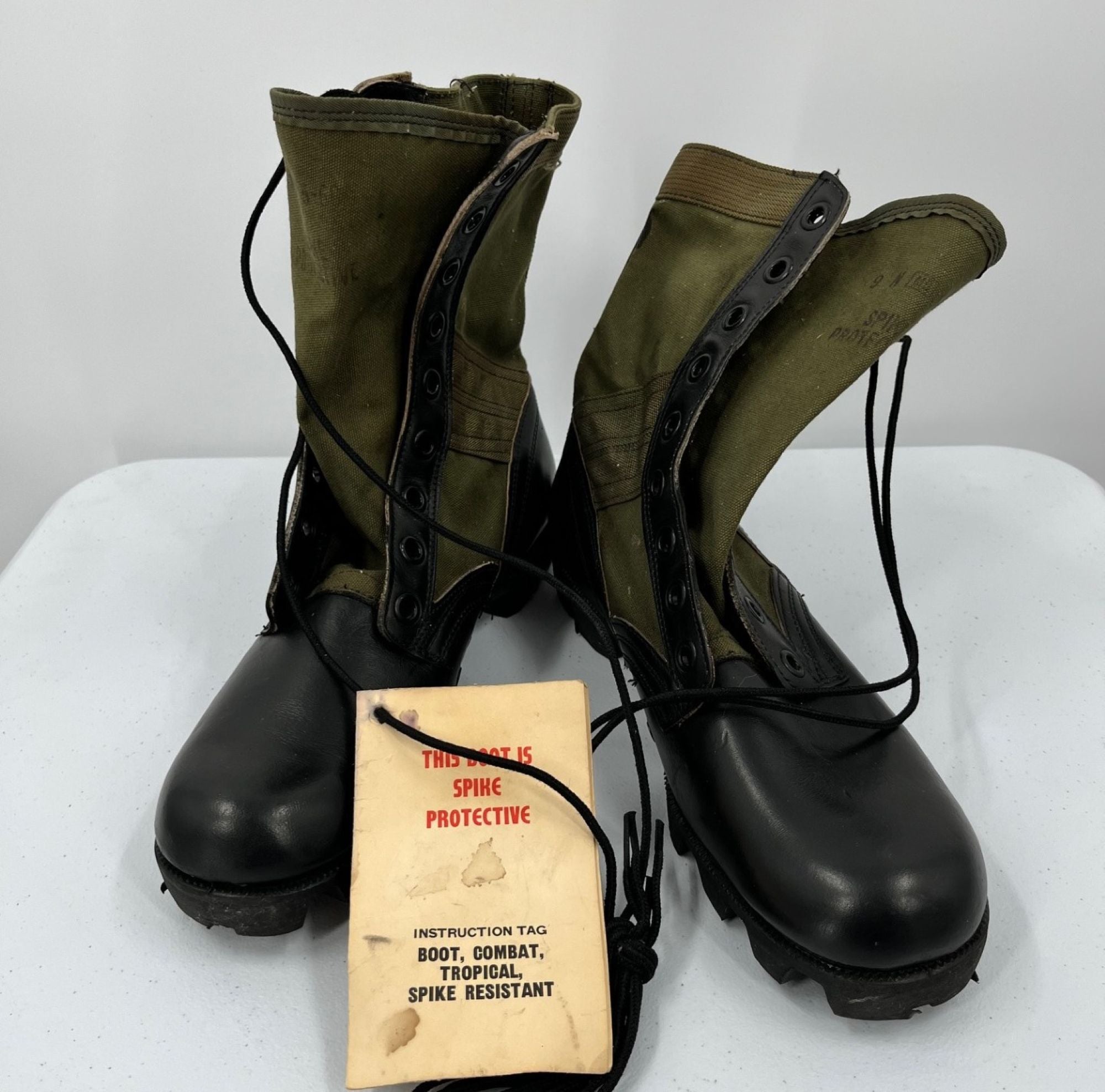 Unissued Vietnam War G.I. OD Green Jungle Boots Size: 9N