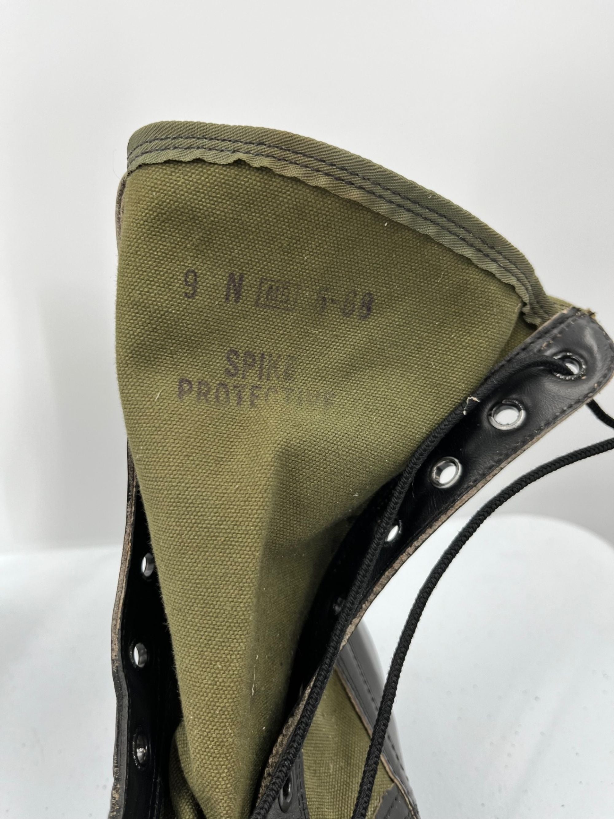 Unissued Vietnam War G.I. OD Green Jungle Boots Size: 9N