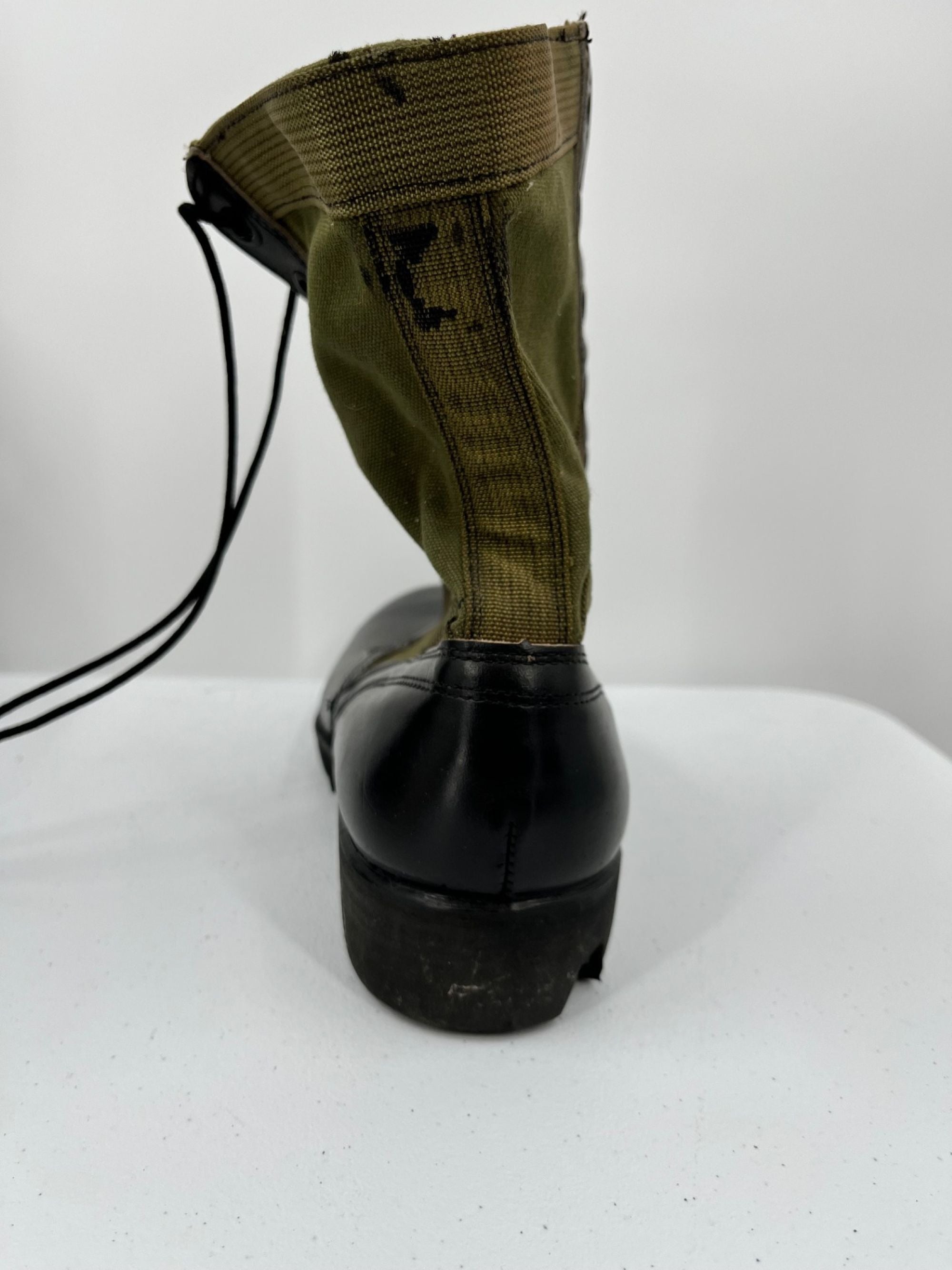 Unissued Vietnam War G.I. OD Green Jungle Boots Size: 9N