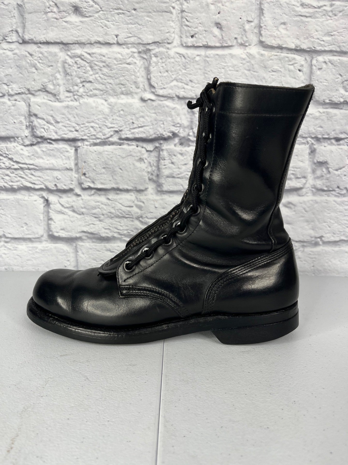 Vietnam Issue Black Leather Combat Boots w/ Zippers Size: 7R