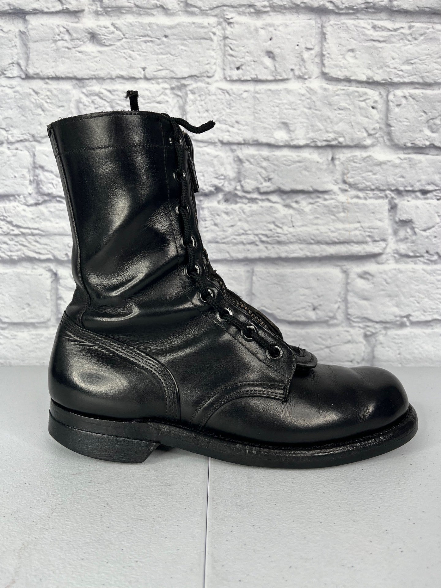 Vietnam Issue Black Leather Combat Boots w/ Zippers Size: 7R